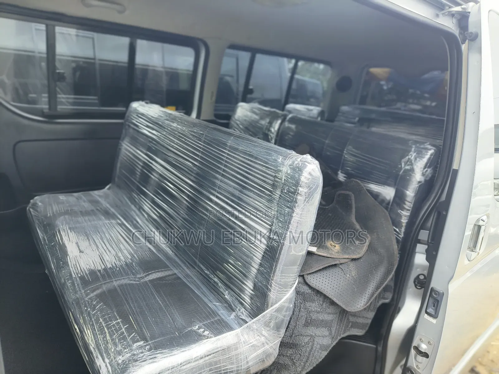 Toyota HiAce 2013 Silver