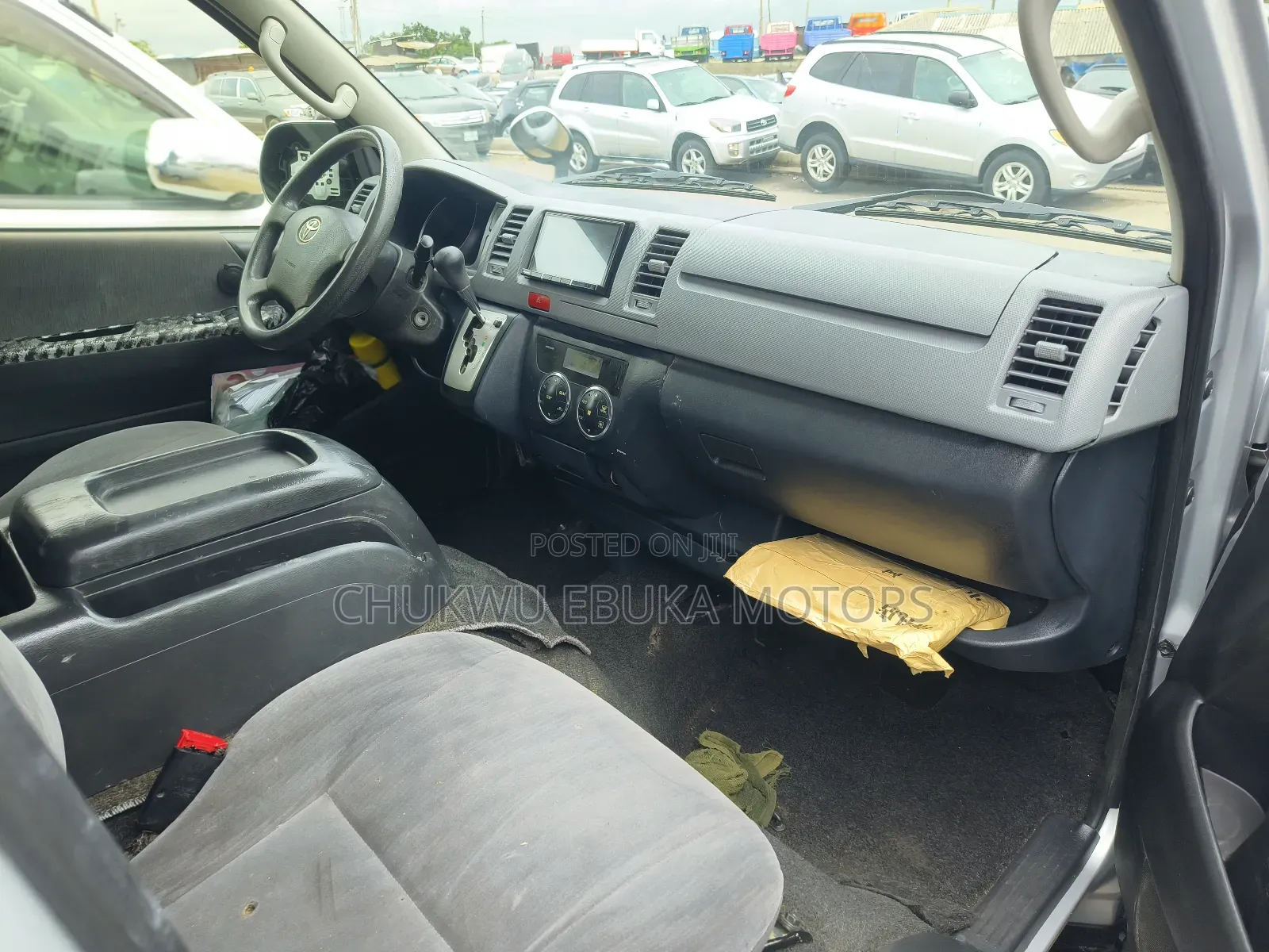 Toyota HiAce 2013 Silver