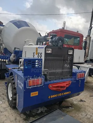 New 4 Cubic Concrete Mixer Self Loader for Sale