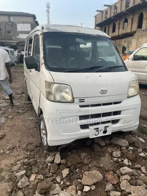Suzuki APV Minibus 2010 White