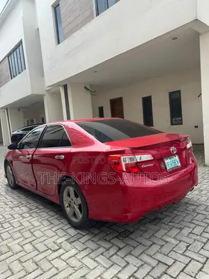 Toyota Camry SE 4dr Sedan (2.5L 4cyl 6A) 2013 Red