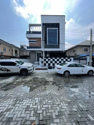 6bdrm Duplex in Chevron for sale