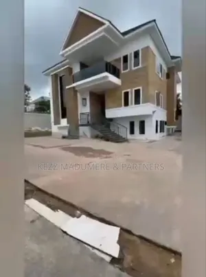 6bdrm Duplex in Independent Layout,  for sale