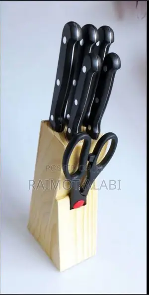 Set of Knives With a Bamboo Stand