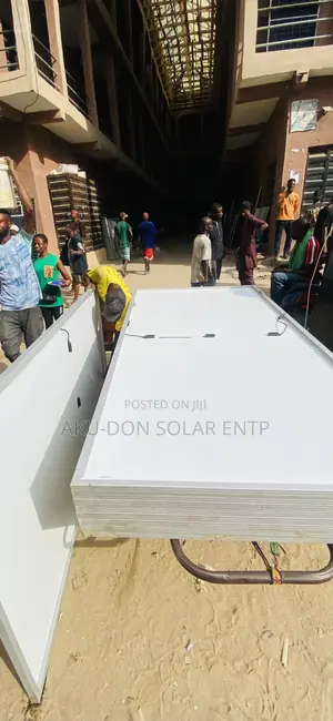 550watts 144cells Original Canadian Half-Cut Mono Solar Panels