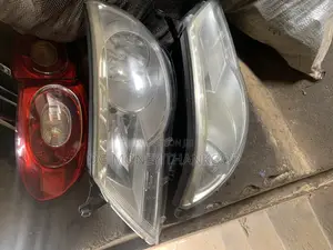 Headlights Volkswagen Tiguan 2010