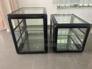 Show Glass for Snacks