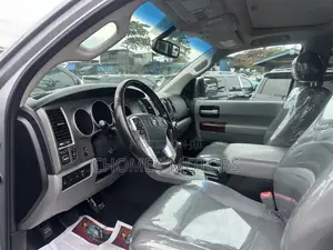Toyota Sequoia 2016 Silver