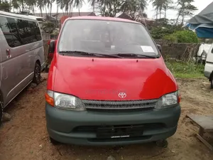 Toyota HiAce 2005 Red