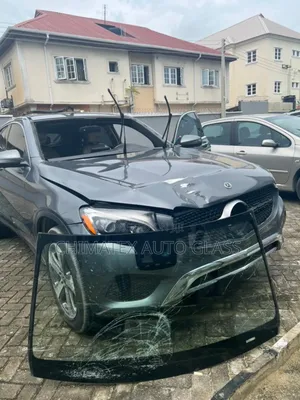 Glc300 2017 Coupe Windscreen Glass Available