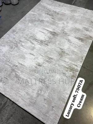 Luxury Soft Cream Turkish Centre Rug 4 by 6
