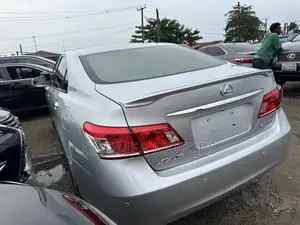 Lexus ES 2012 Silver