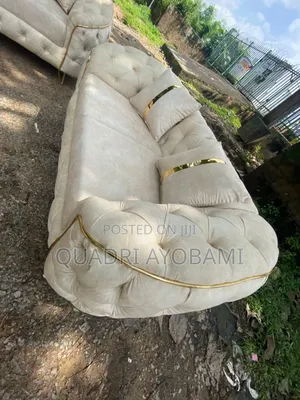 Set of Sofa With Pillow