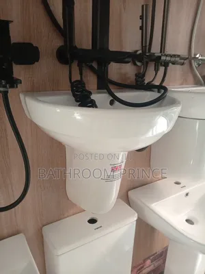 Quality Round Wall Hung Basin and Pedestal