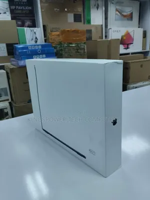 New Laptop Apple MacBook Air 16GB SSD 256GB
