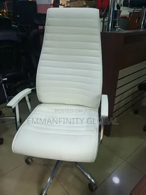 White Executive Leather Office Swivel Chair