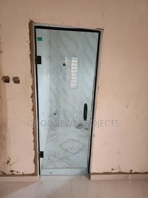 Toilet Plain Glass Door With Black Accessory