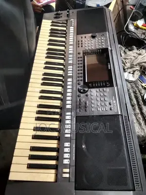 Yamaha PSR S770
