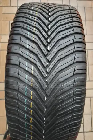 235/45 R 19 Michelin Quality Tire Non China