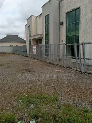 For Lease: Commercial Property, Airforce Eliozu Road Portharcourt