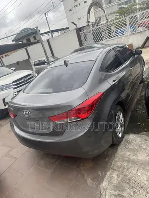 Hyundai Elantra GLS Sedan FWD (1.8L 4cyl 6A) 2013 Gray