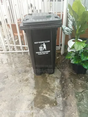 Happy Family Waste Bin for Homes
