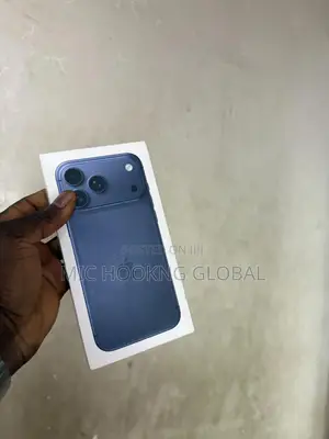 New Apple iPhone 17 Pro Max 256 GB Blue