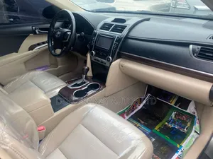 Toyota Camry XLE 4dr Sedan (2.5L 4cyl 6A) 2013 Green