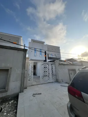 5bdrm Duplex in Omole Phase 1 Ikeja for sale
