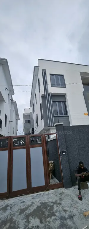 4bdrm Duplex in Adeniyi Jones Ikeja for sale