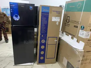 Midea Top Freezer Fridge With Recessed Handle