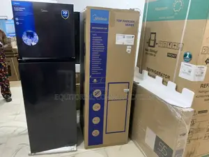 Midea Refrigerator With Adjustable Shelves and Door Bins