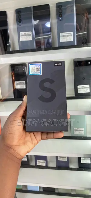 New Samsung Galaxy S22 5G 256 GB Black