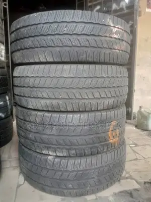 235/65 R 16c Continental Tire