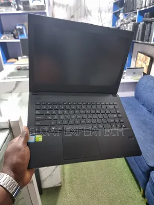 Laptop Asus ASUSPRO P2440UQ 12GB Intel Core I7 SSD 512GB
