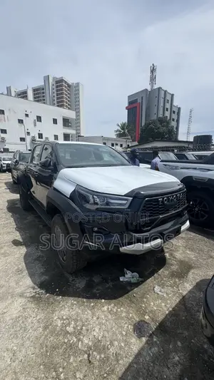 New Toyota Hilux 2024 Black
