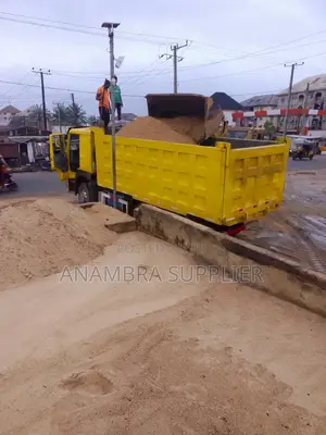 30–35 Tons Sharp Sand Available For Immediate Supply