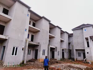 4bdrm Townhouse/Terrace in 1916 Estate, Life Camp for sale
