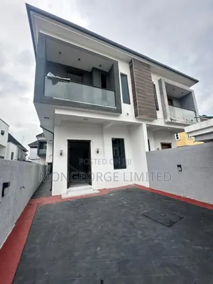 4bdrm Duplex in Chevron for sale
