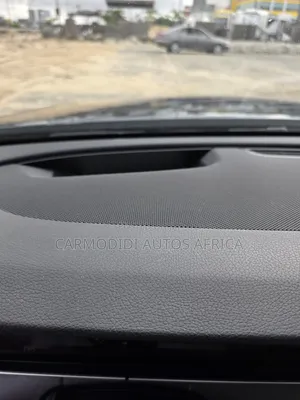 Mercedes-Benz E300 2018 Blue