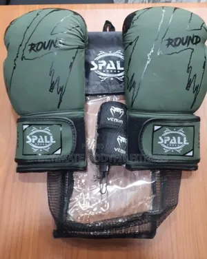 Brand New Spall Boxing Gloves With Badage