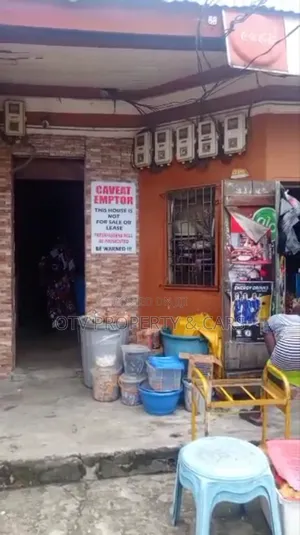 12bdrm Bungalow in Sabo / Yaba for sale