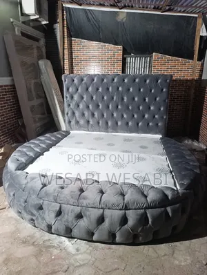 6 X 6 Round Buttoned Bedframe
