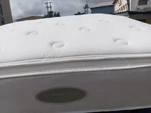 Canadian High Mattress for Home Use and Hotel Apartment