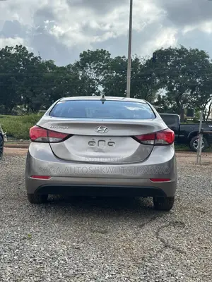 Hyundai Elantra SE 4dr Sedan (1.8L 4cyl 6M) 2015 Brown