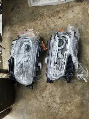 Headlight for Toyota Tacoma 2015 Available Dm