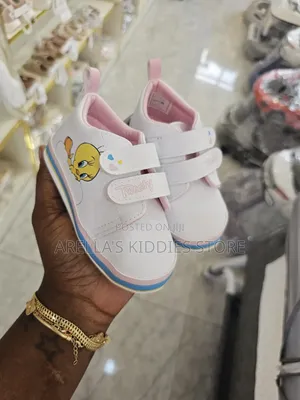 LCW Steps Tweety Printed Velcro Closure Baby Girl Sneakers