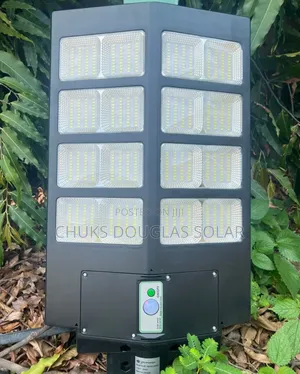 800w Yuxi Solar All in One Solar Street Light