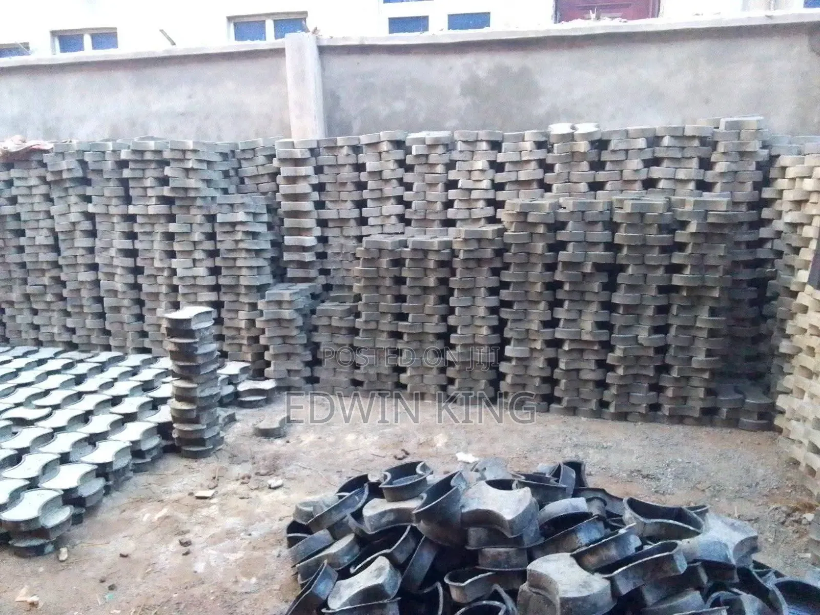 Good Man Interlock Stone