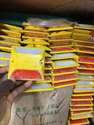 Plastic Reflective Road Studs,